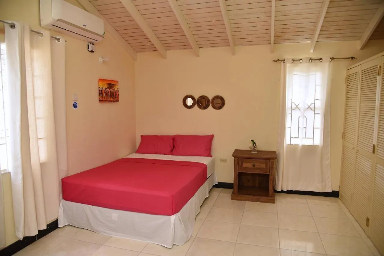 The West Village Summer House - Montego Bay Feriehus